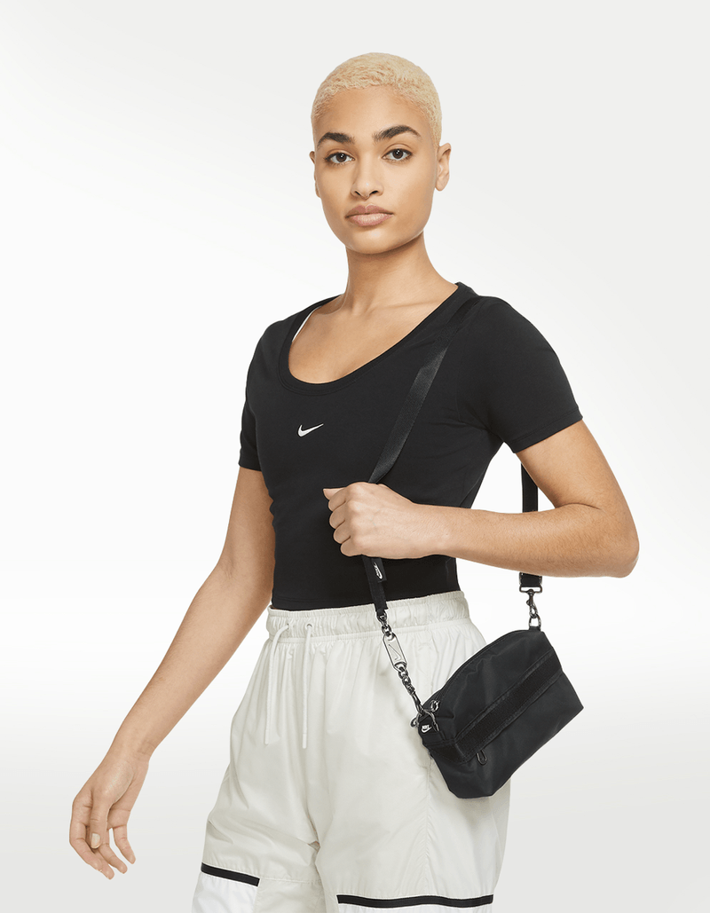 W-NSW-FUTURA-LUXE-CROSSBODY-TAF