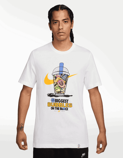PLAYERA NIKE U NSW OC SOLE FOOD HBR