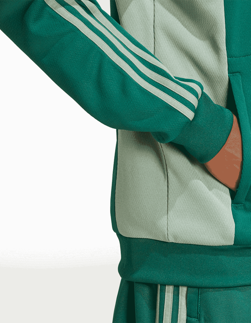 JP1037_6_APPAREL_On-Model_Detail-View-2_transparent_33_11zon.png