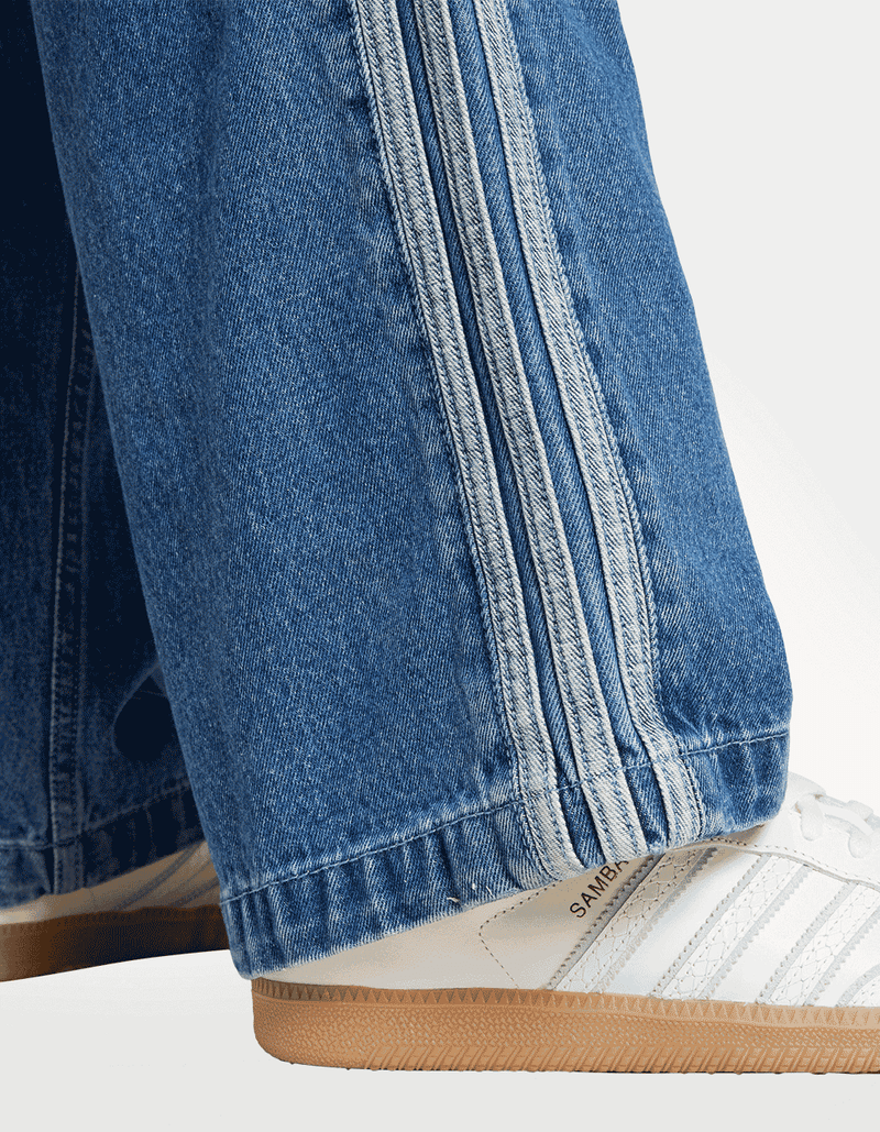 JC6234_5_APPAREL_On-Model_Detail-View-1_transparent_44_11zon.png