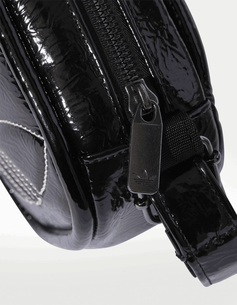 JD5565_4_HARDWARE_Photography_Detail View 1_transparent_1_11zon.png