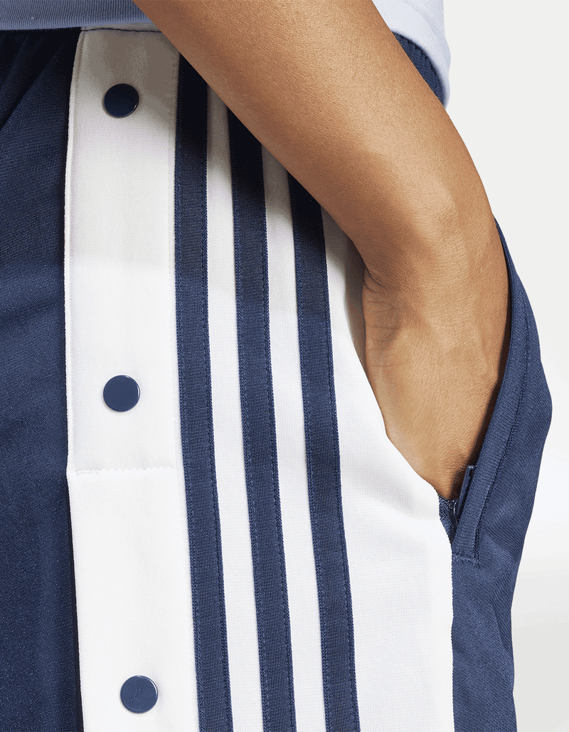 JD0847_6_APPAREL_On Model_Detail View 2_transparent_70_11zon.png