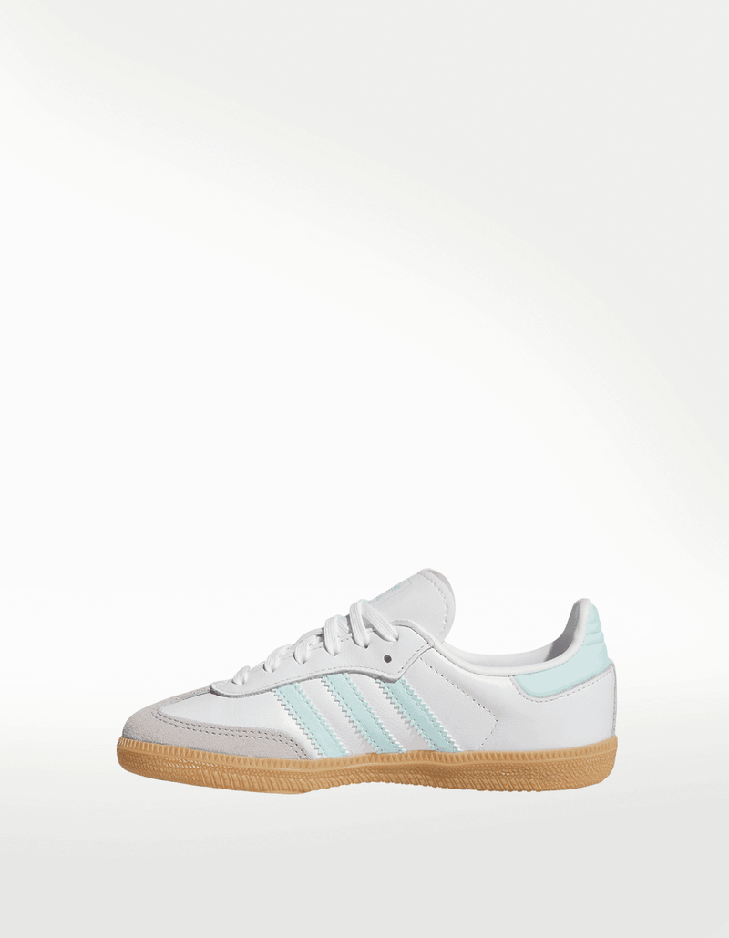 JP5485_5_FOOTWEAR_Photography_Side-Medial-Center-View_transparent_1_11zon.png