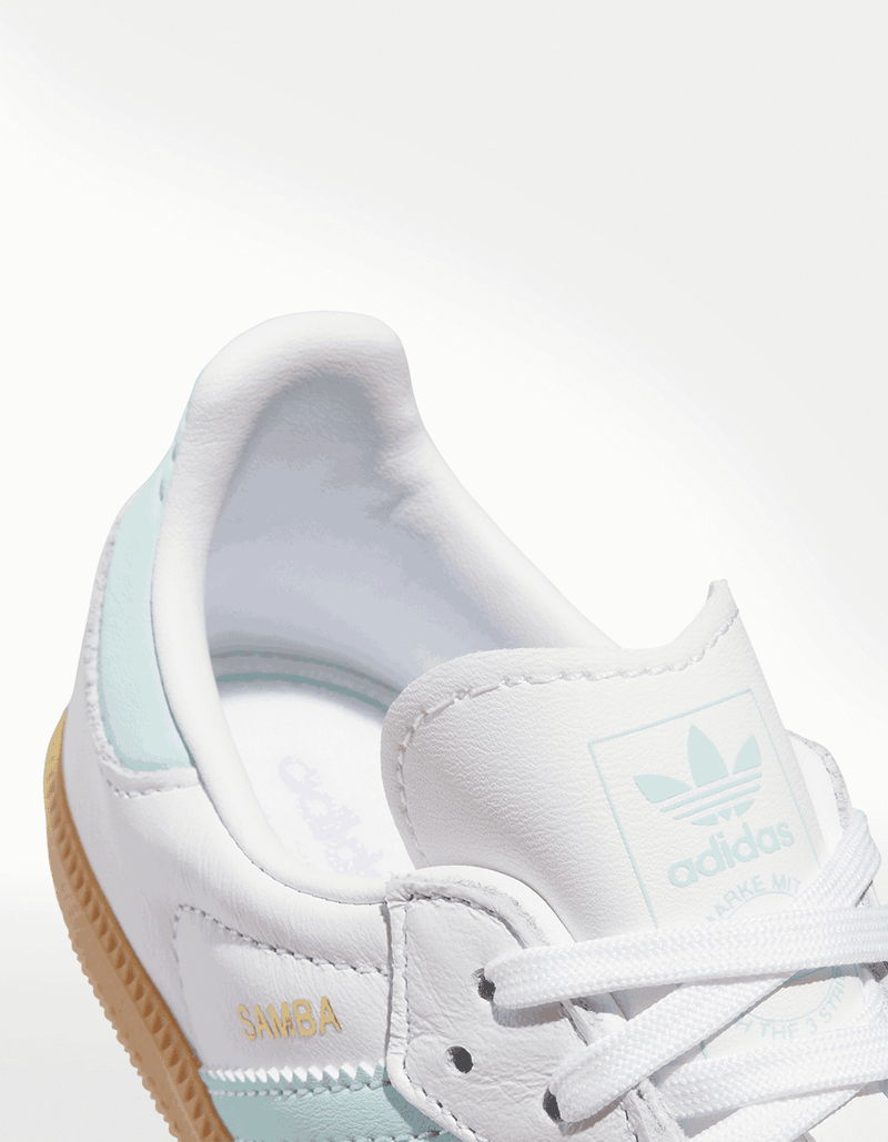 JP5485_8_FOOTWEAR_Photography_Detail-View-1_transparent_2_11zon.png