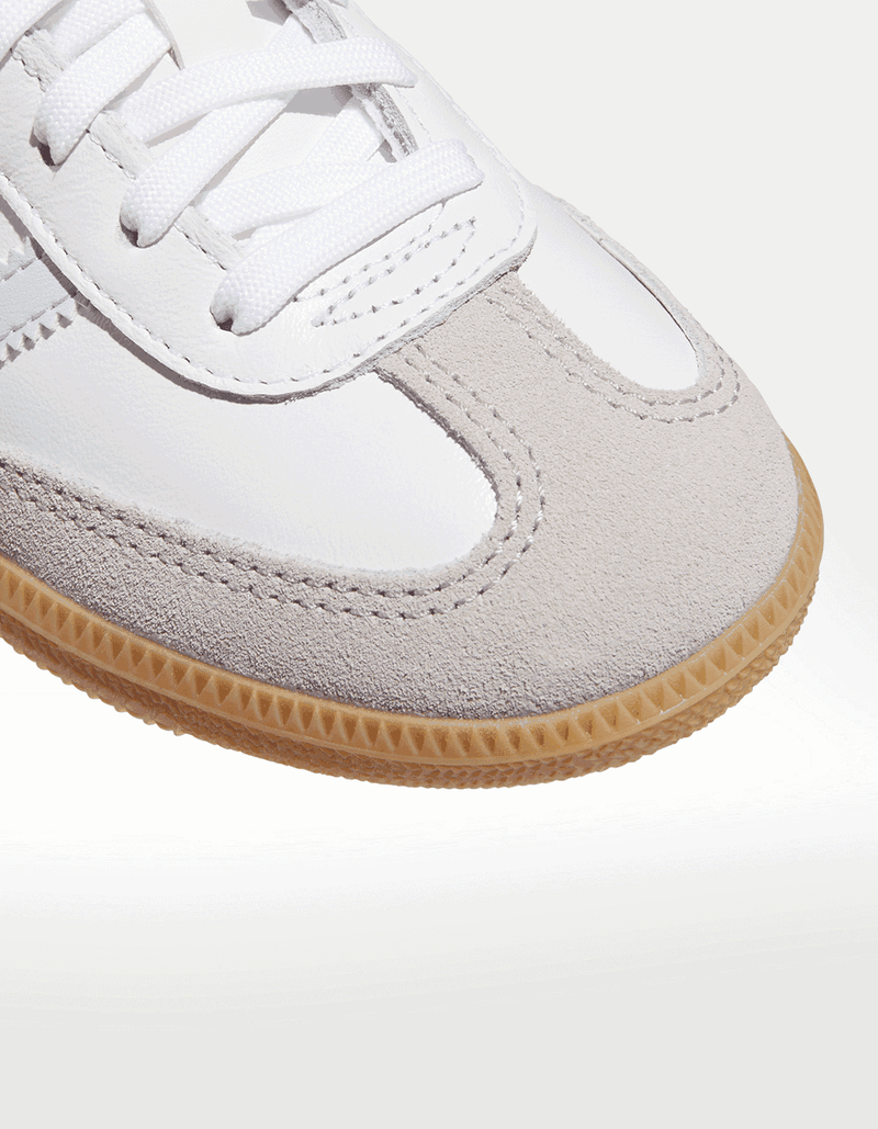 JP5485_9_FOOTWEAR_Photography_Detail-View-2_transparent_3_11zon.png