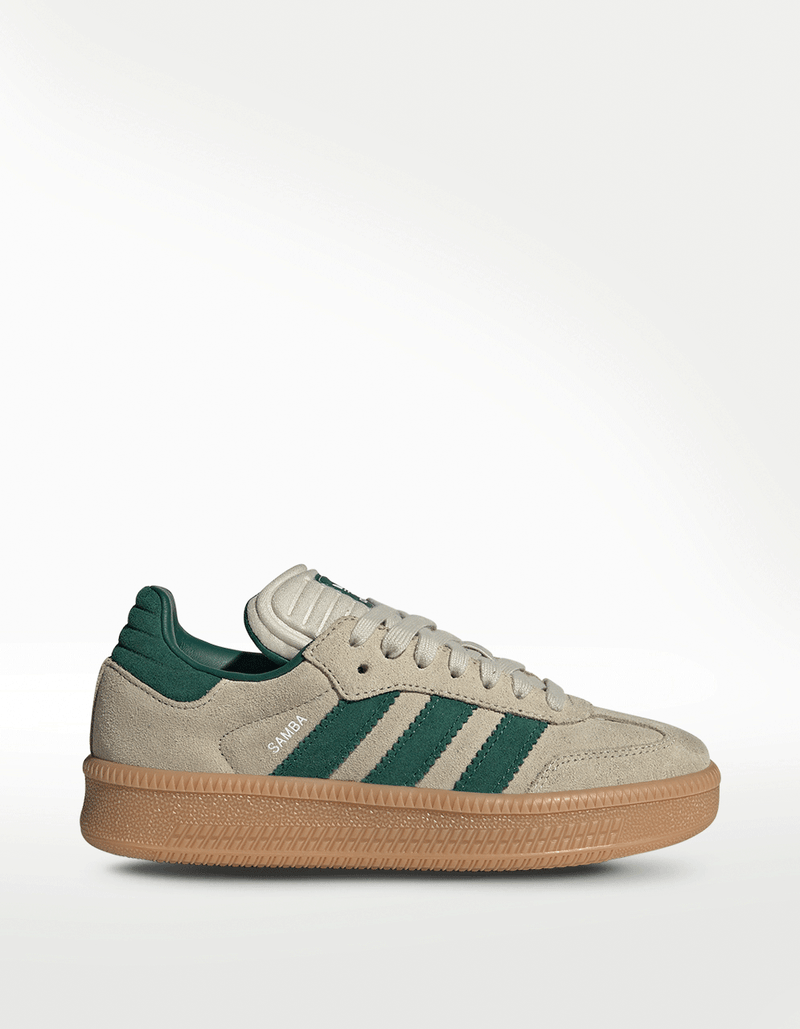 JQ9886_1_FOOTWEAR_Photography_Side-Lateral-Center-View_transparent.png