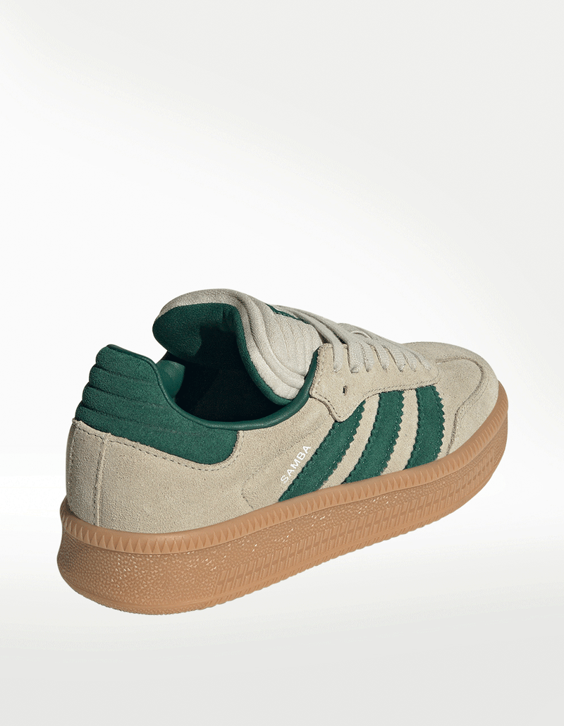 JQ9886_7_FOOTWEAR_Photography_Back-Lateral-Top-View_transparent.png