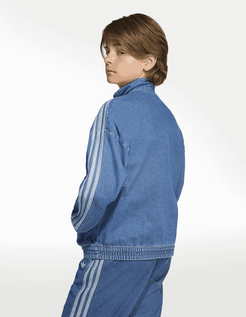 JC7878_3_APPAREL_On Model_Back View_transparent_53_11zon.png
