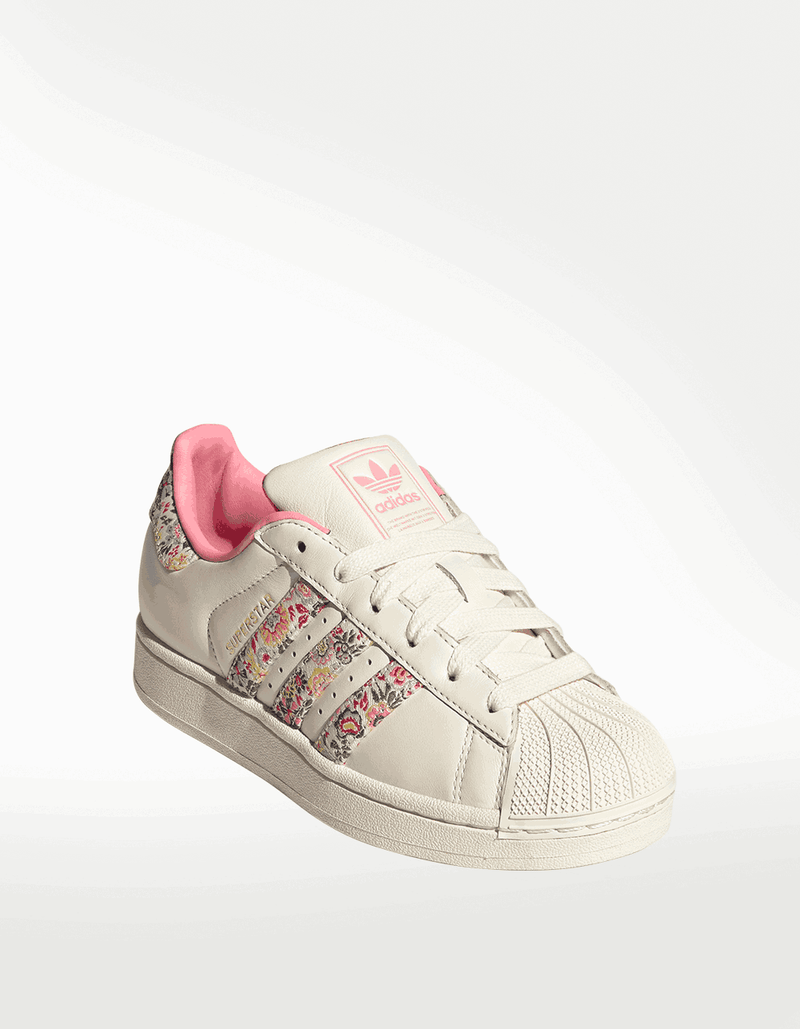 JI0200_6_FOOTWEAR_Photography_Front Lateral Top View_transparent_23_11zon.png