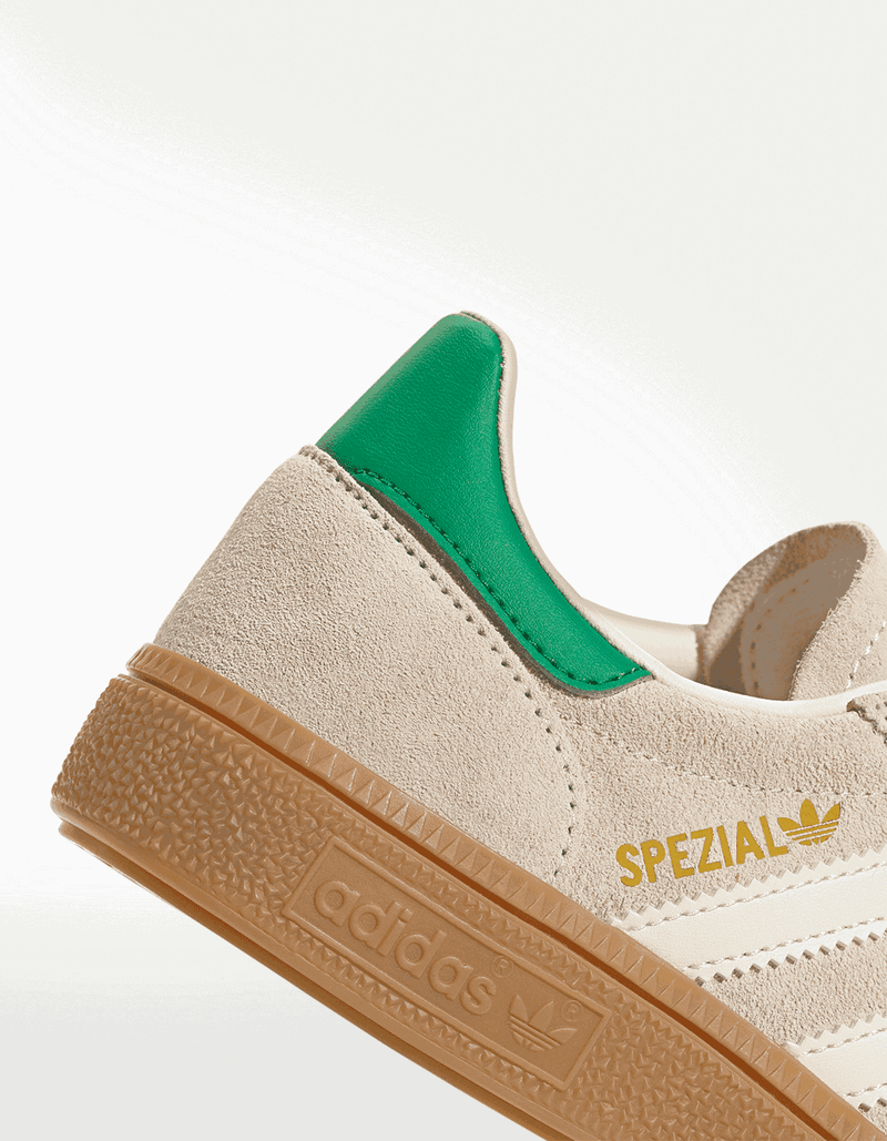 JQ5777_8_FOOTWEAR_Photography_Detail-View-1_transparent_4_11zon.png