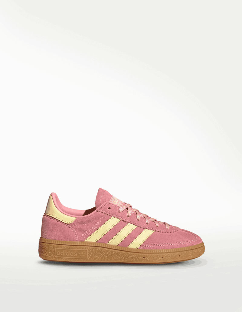 JQ5778_1_FOOTWEAR_Photography_Side-Lateral-Center-View_transparent_6_11zon.png