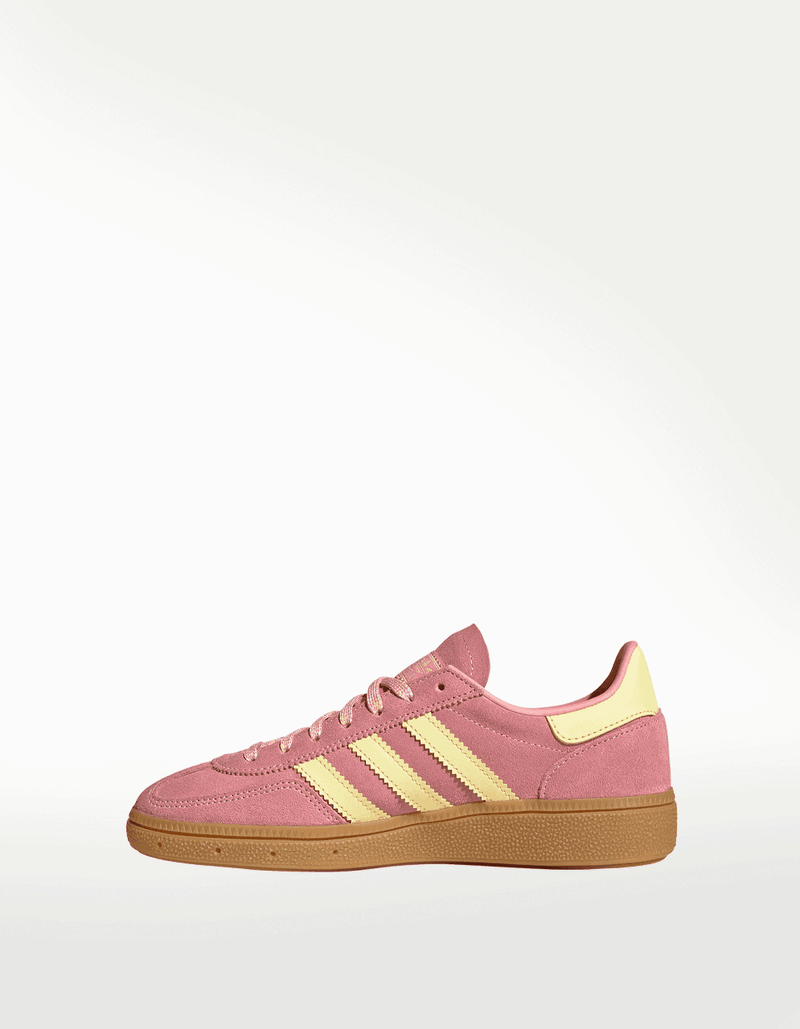 JQ5778_5_FOOTWEAR_Photography_Side-Medial-Center-View_transparent_7_11zon.png