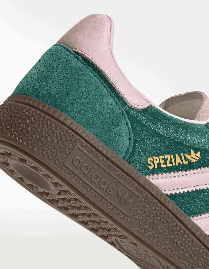 JI2648_9_FOOTWEAR_Photography_Detail View 2_transparent_31_11zon.png