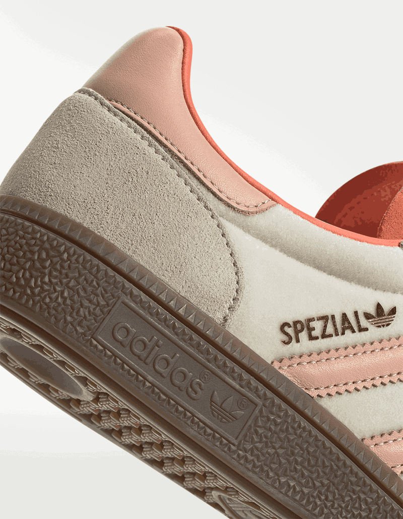 JI2649_9_FOOTWEAR_Photography_Detail View 2_transparent_35_11zon.png