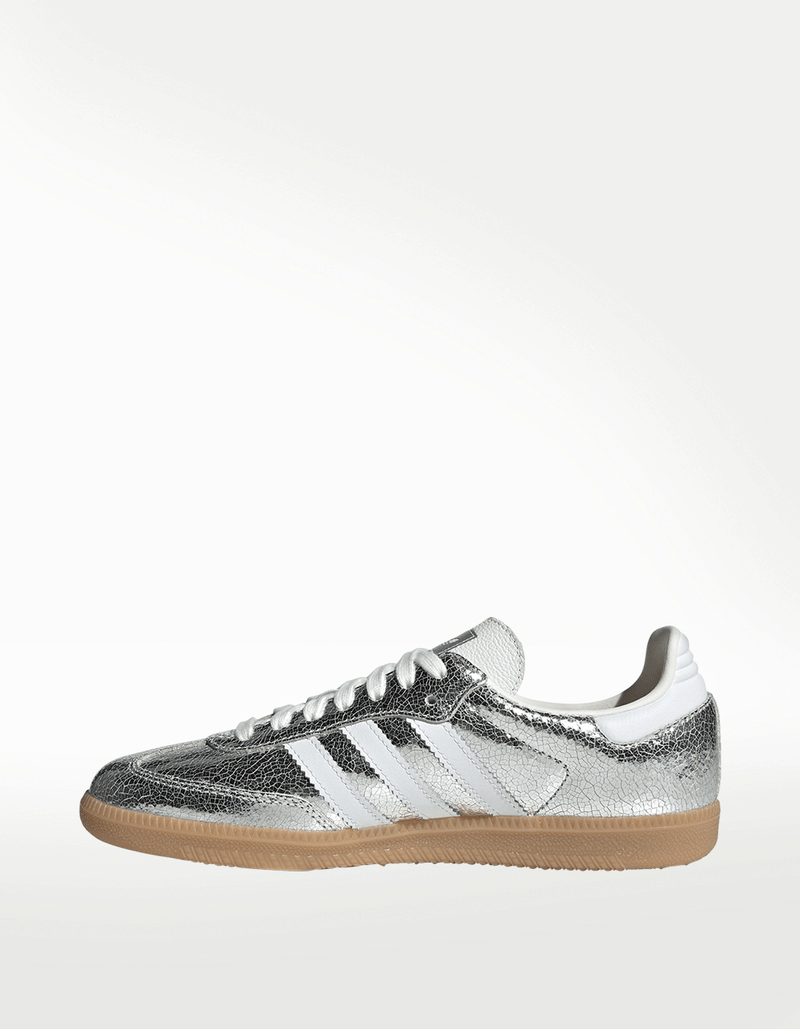 JR0035_5_FOOTWEAR_Photography_Side-Medial-Center-View_transparent