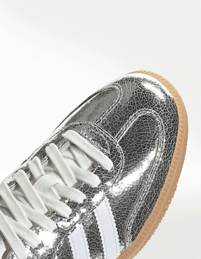 JR0035_8_FOOTWEAR_Photography_Detail-View-1_transparent