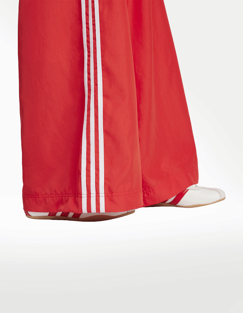 JD3388_7_APPAREL_On-Model_Detail-View-2_transparent
