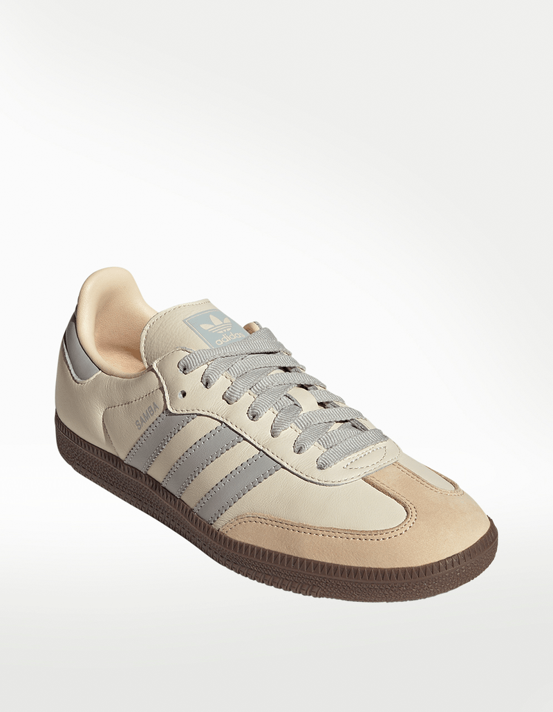 JH7299_6_FOOTWEAR_Photography_Front Lateral Top View_transparent