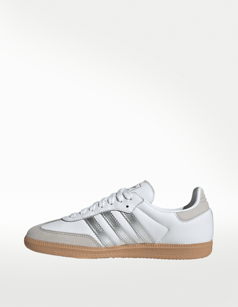JI2725_5_FOOTWEAR_Photography_Side Medial Center View_transparent