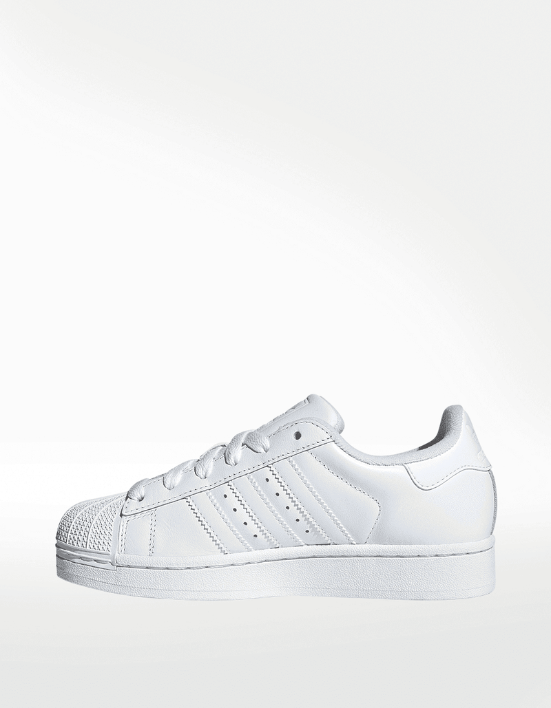 JH9978_5_FOOTWEAR_Photography_Side-Medial-Center-View_transparent