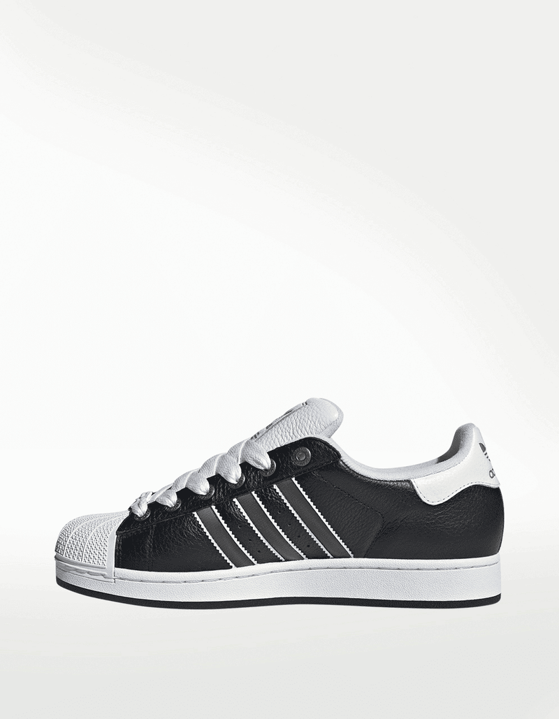 JQ3209_5_FOOTWEAR_Photography_Side-Medial-Center-View_transparent