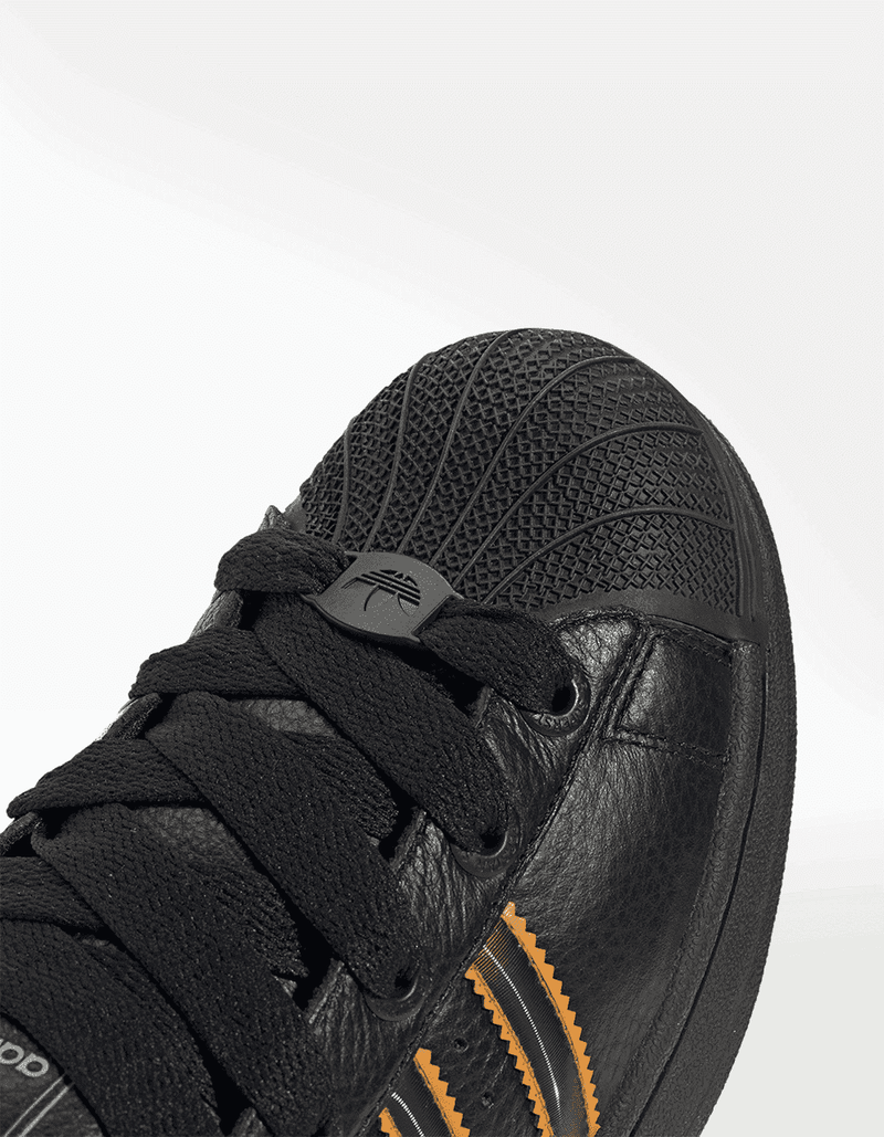 JQ6469_8_FOOTWEAR_Photography_Detail-View-1_transparent