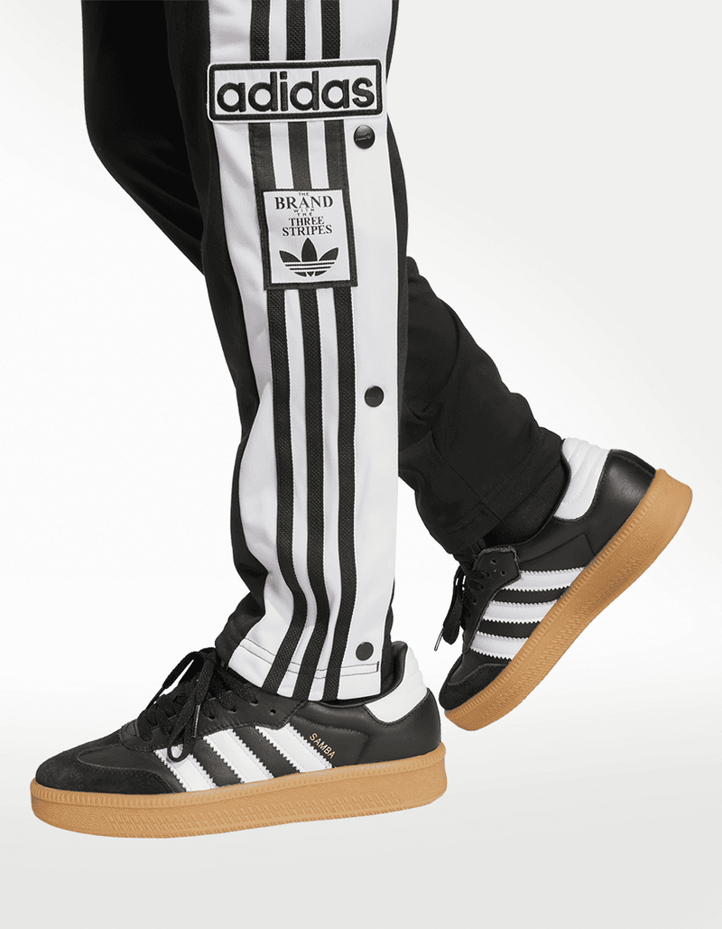 JX1091_6_APPAREL_On Model_Detail View 2_transparent
