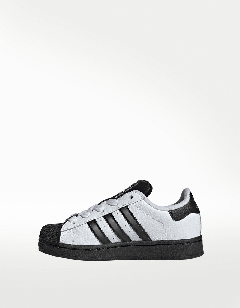 JQ0315_5_FOOTWEAR_Photography_Side-Medial-Center-View_transparent