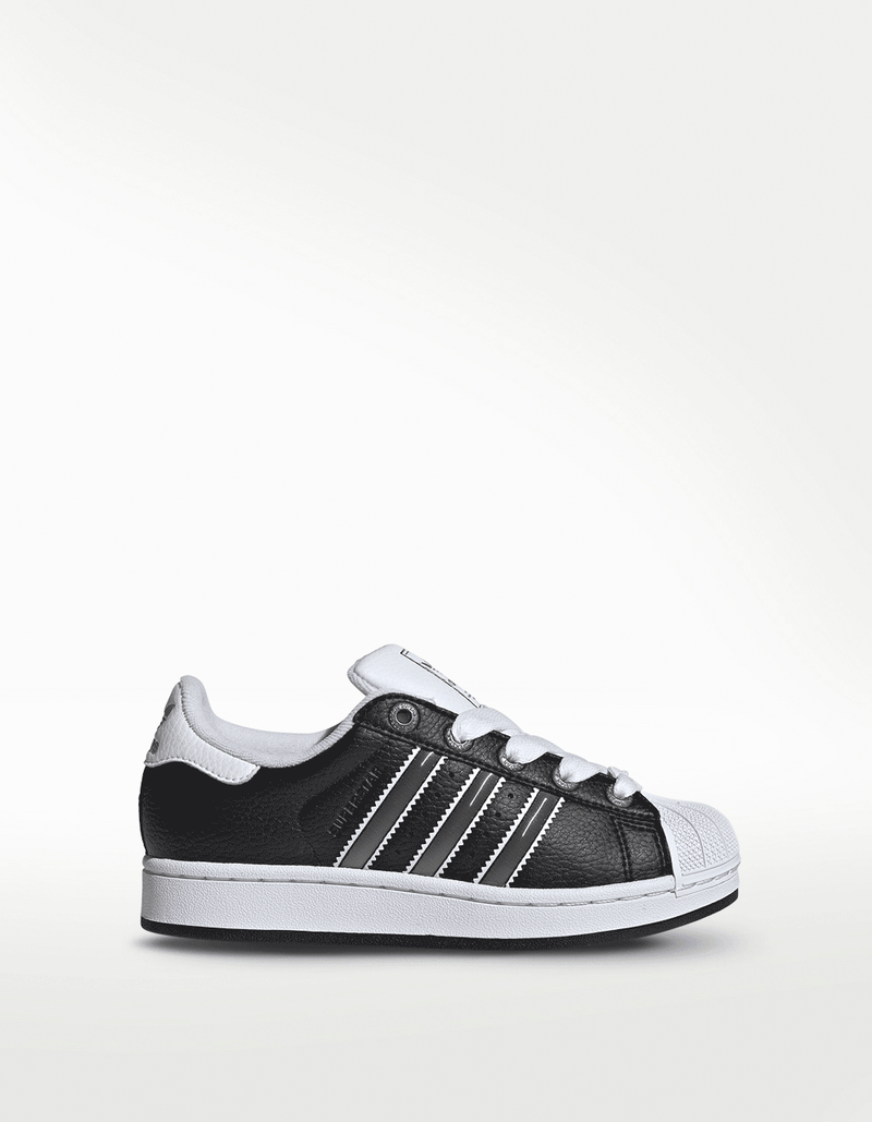 JQ0314_1_FOOTWEAR_Photography_Side-Lateral-Center-View_transparent