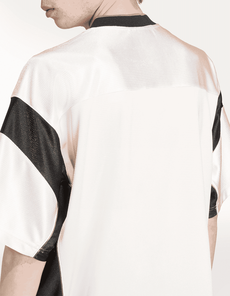 JY2762_5_APPAREL_On Model_Detail View 1_transparent