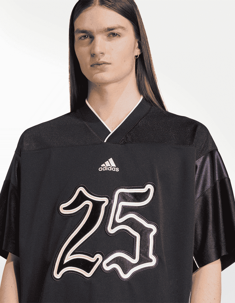 JY2763_5_APPAREL_On Model_Detail View 1_transparent