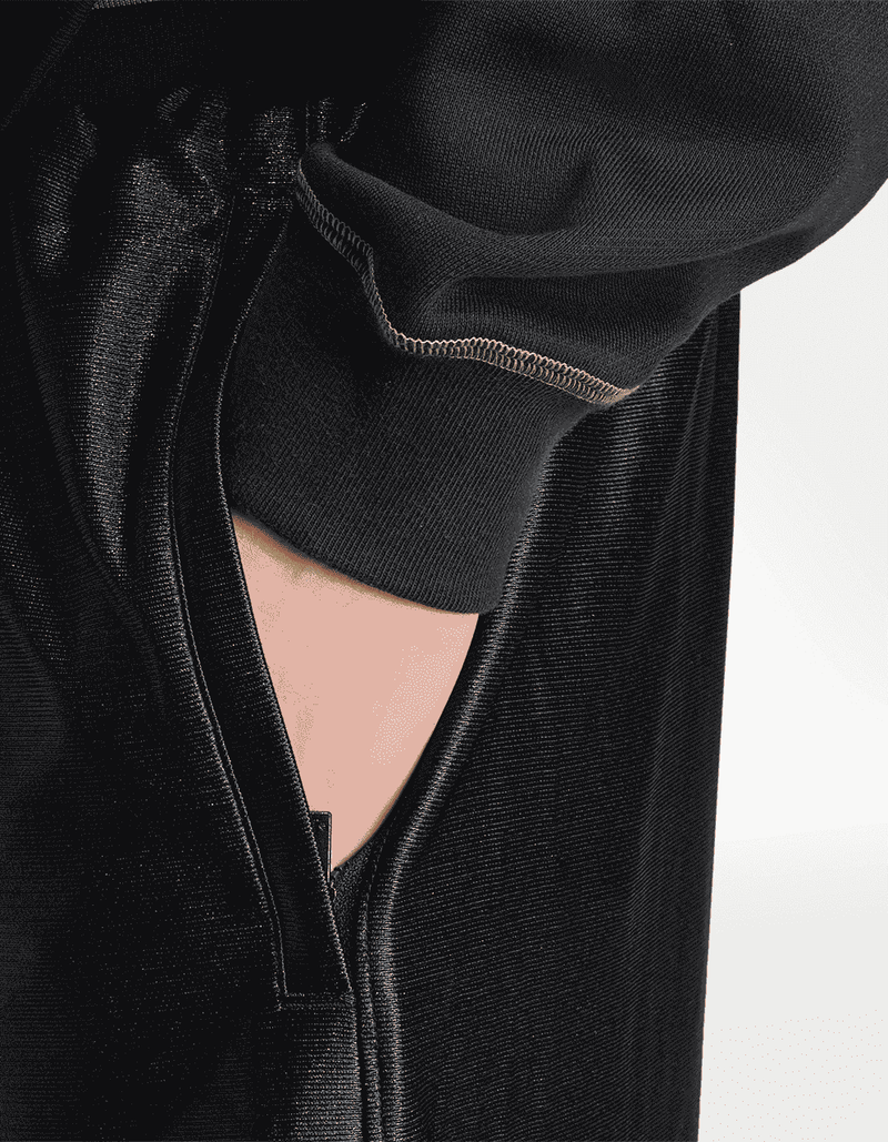 JY2769_5_APPAREL_On-Model_Detail-View-1_transparent