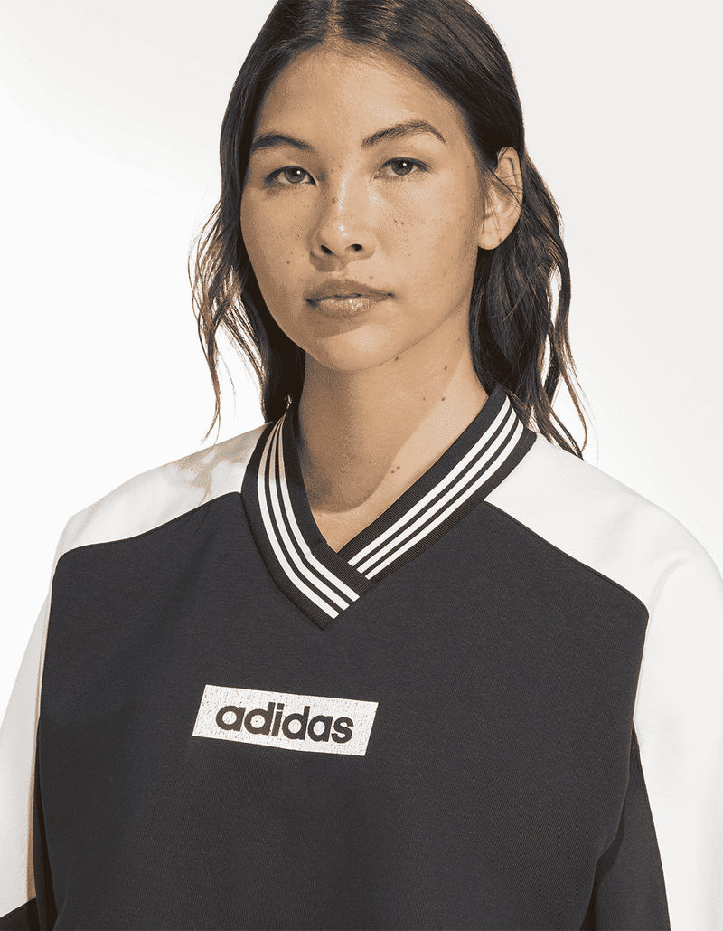 JW7273_5_APPAREL_On Model_Detail View 1_transparent