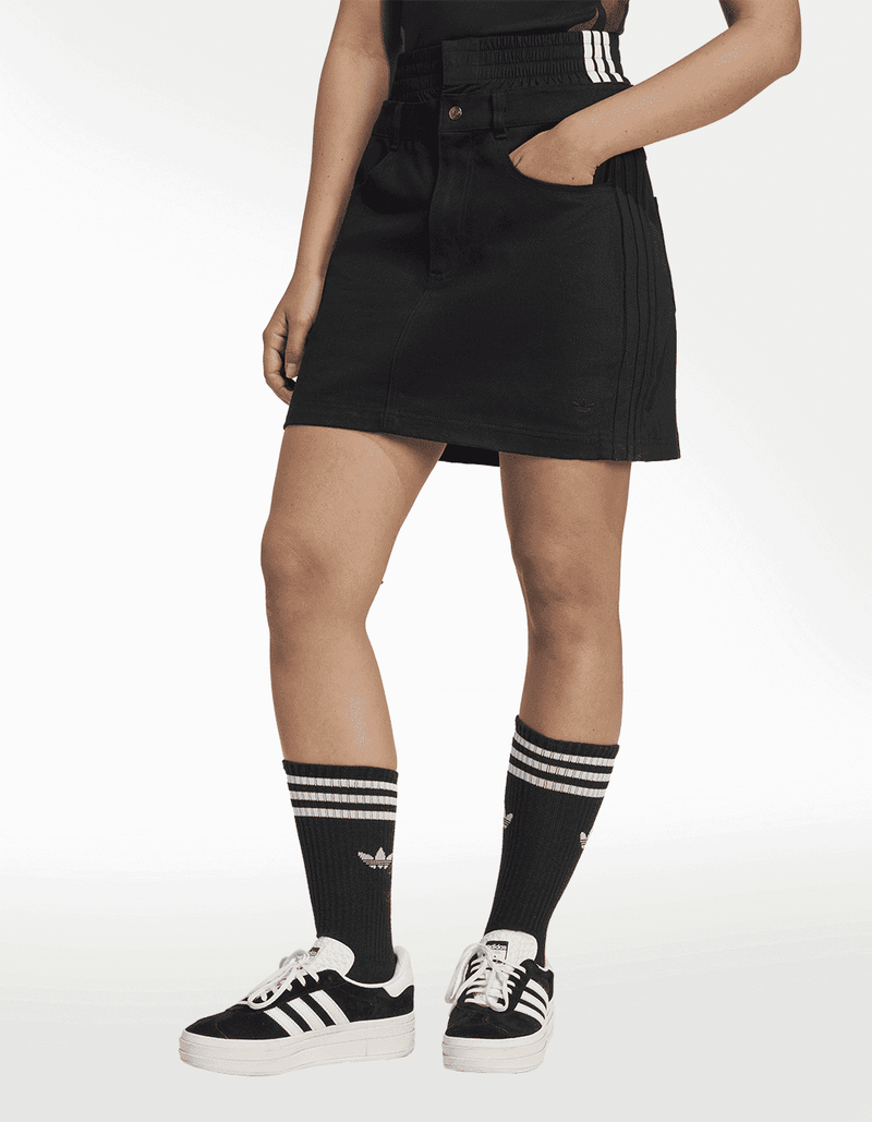 JX7593_2_APPAREL_On Model_Standard View_transparent