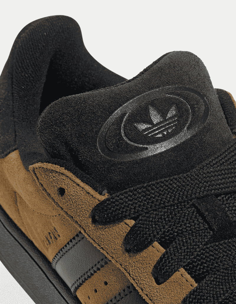JH8998_8_FOOTWEAR_Photography_Detail-View-1_transparent