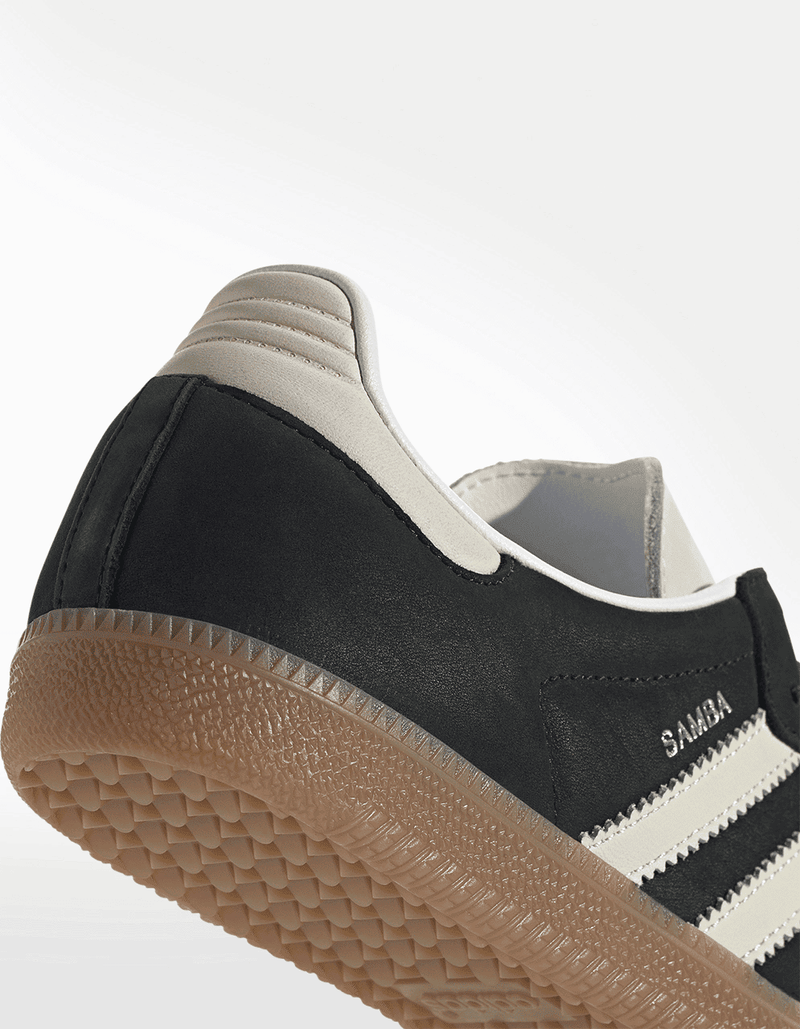 IE5836_9_FOOTWEAR_Photography_Detail-View-2_transparent
