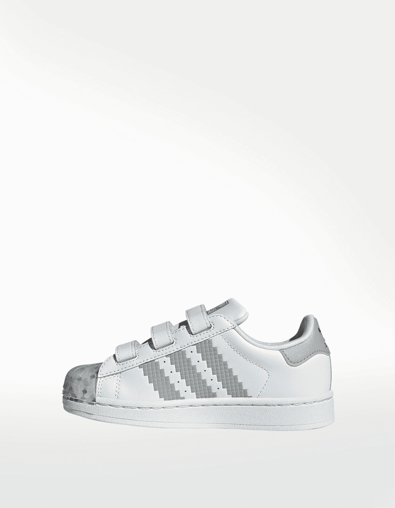JP8083_5_FOOTWEAR_Photography_Side-Medial-Center-View_transparent
