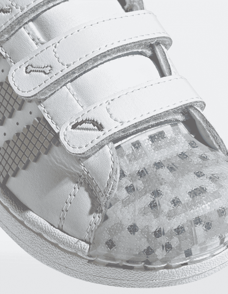 JP8083_8_FOOTWEAR_Photography_Detail-View-1_transparent