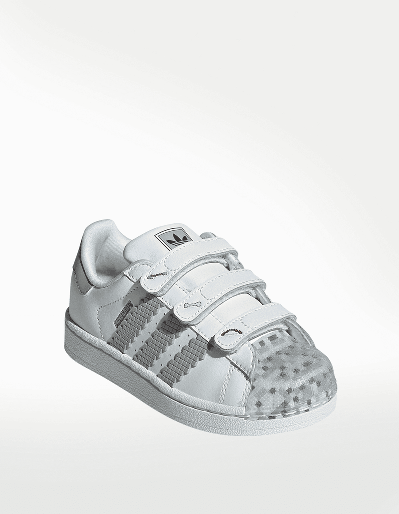 JP8083_6_FOOTWEAR_Photography_Front-Lateral-Top-View_transparent