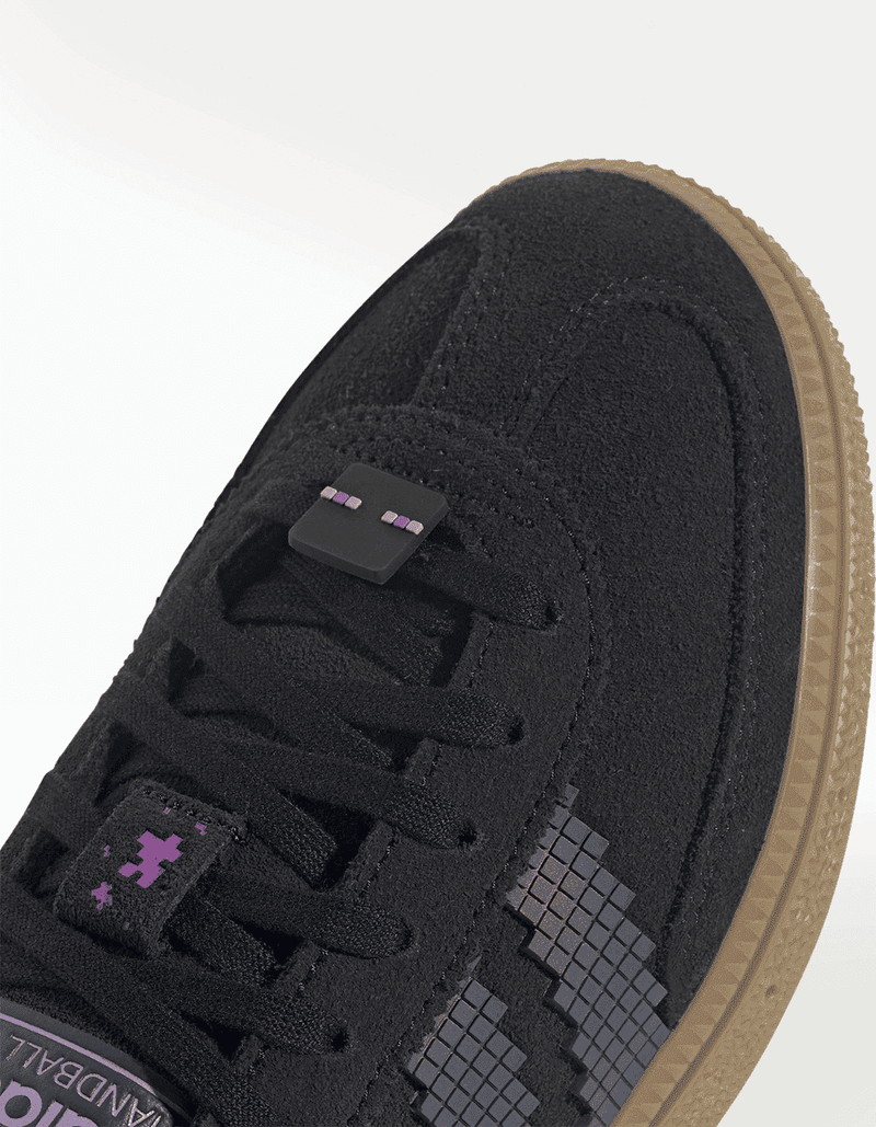 JP7995_9_FOOTWEAR_Photography_Detail-View-2_transparent