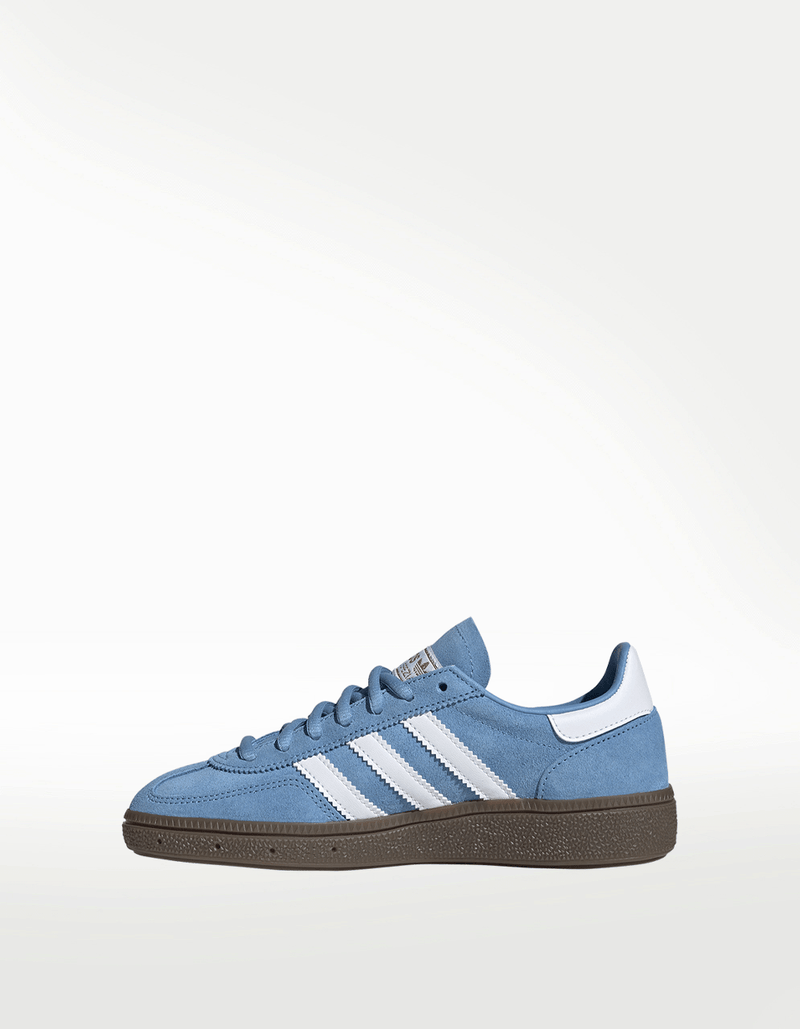 JI2902_5_FOOTWEAR_Photography_Side-Medial-Center-View_transparent