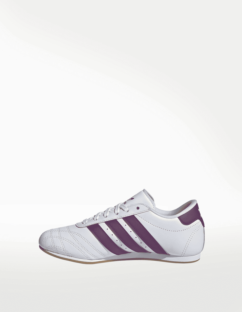 JR9393_5_FOOTWEAR_Photography_Side-Medial-Center-View_transparent
