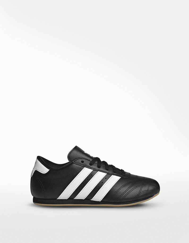 JR6807_1_FOOTWEAR_Photography_Side-Lateral-Center-View_transparent