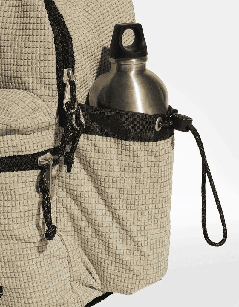 JW1186_5_HARDWARE_Photography_Detail-View-2_transparent