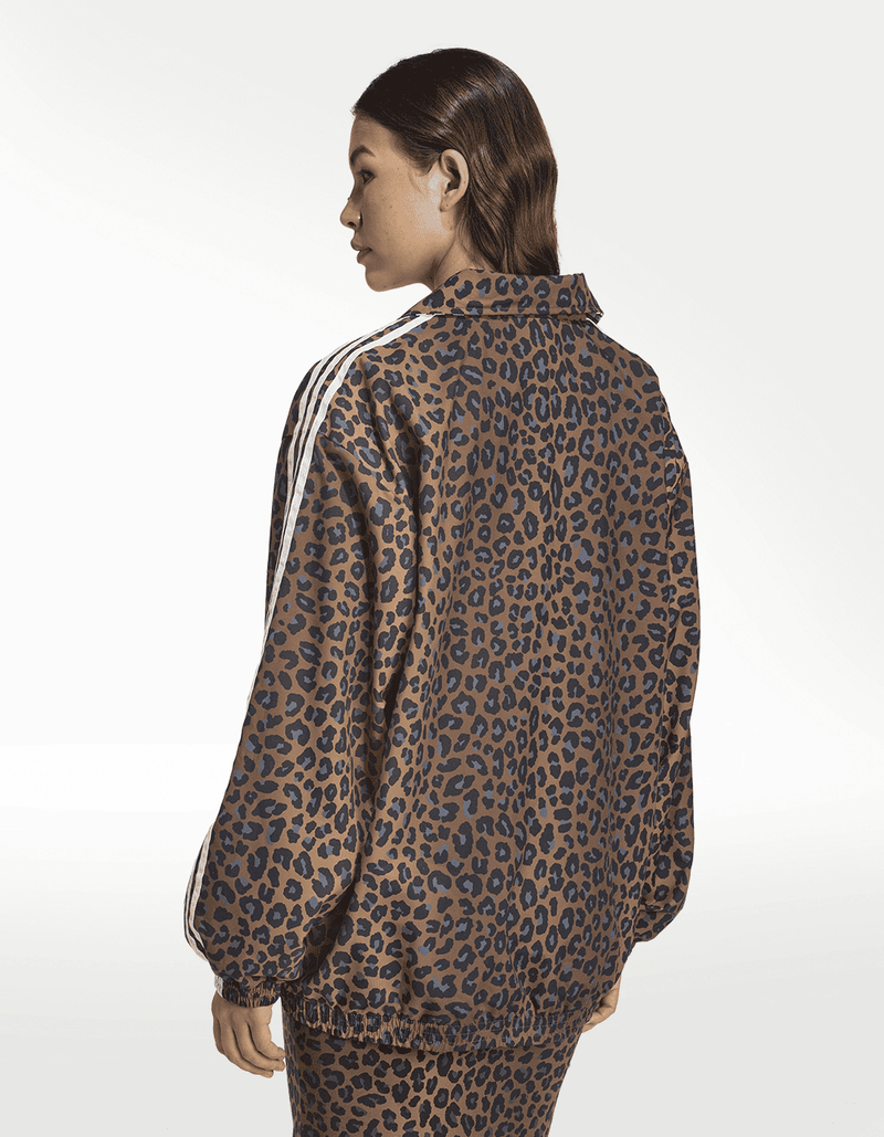 JW7301_3_APPAREL_On Model_Back View_transparent