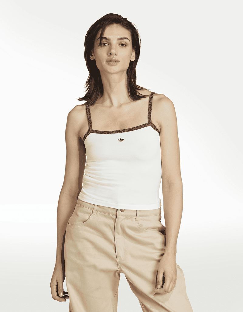 JW7309_2_APPAREL_On Model_Standard View_transparent