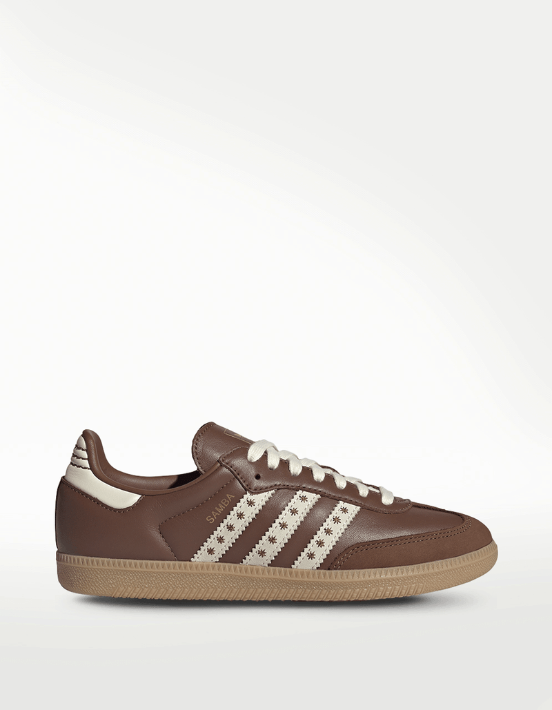 JR8821_1_FOOTWEAR_Photography_Side Lateral Center View_transparent