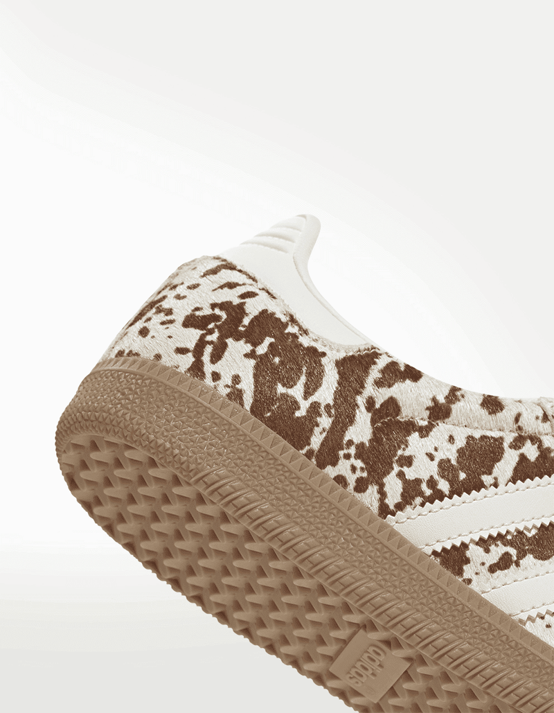 JS3931_8_FOOTWEAR_Photography_Detail-View-1_transparent