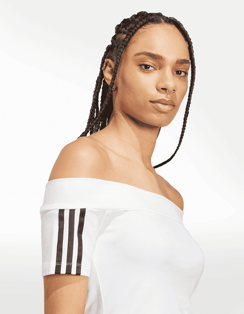 JV9741_5_APPAREL_On Model_Detail View 1_transparent