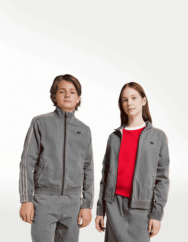 JV7801_8_APPAREL_On Model_Standard Unisex Pair Shot_transparent